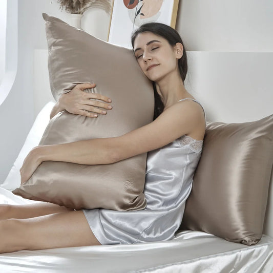 Taie d'oreiller en soie champagne