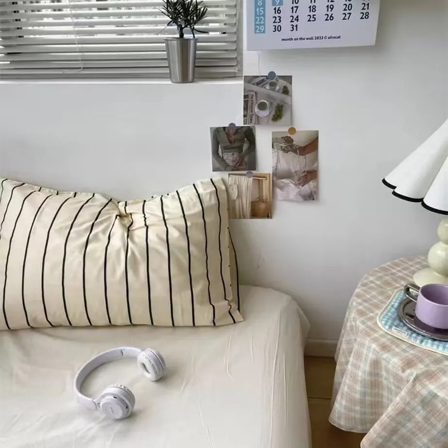 Taie d'oreiller rayé noir